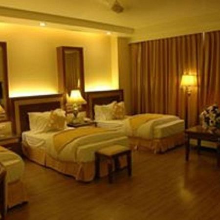Hotel Picasso Paschim Vihar Delhi - Couple Friendly Local Ids Accepted Екстер'єр фото