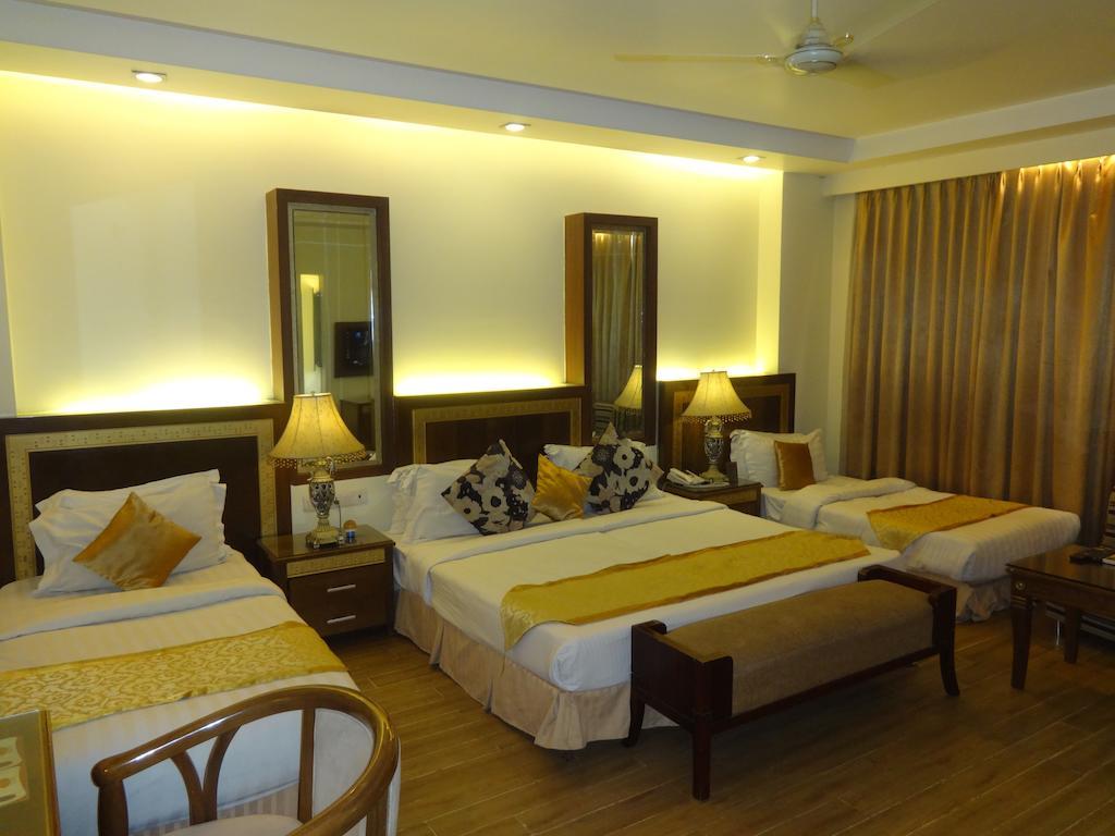 Hotel Picasso Paschim Vihar Delhi - Couple Friendly Local Ids Accepted Екстер'єр фото
