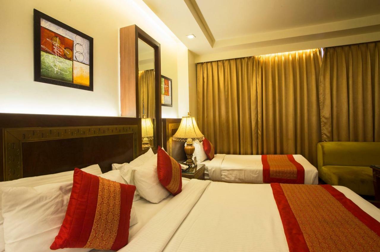 Hotel Picasso Paschim Vihar Delhi - Couple Friendly Local Ids Accepted Екстер'єр фото