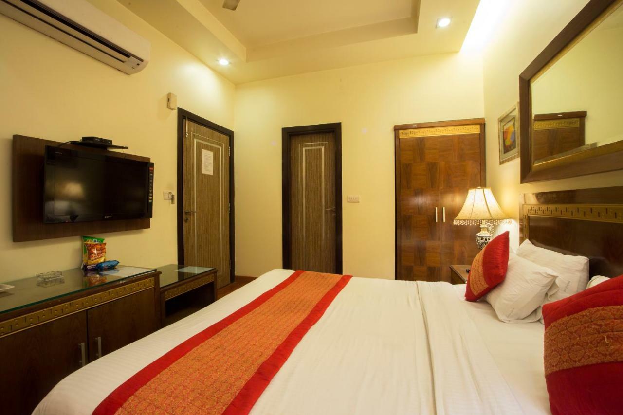 Hotel Picasso Paschim Vihar Delhi - Couple Friendly Local Ids Accepted Екстер'єр фото