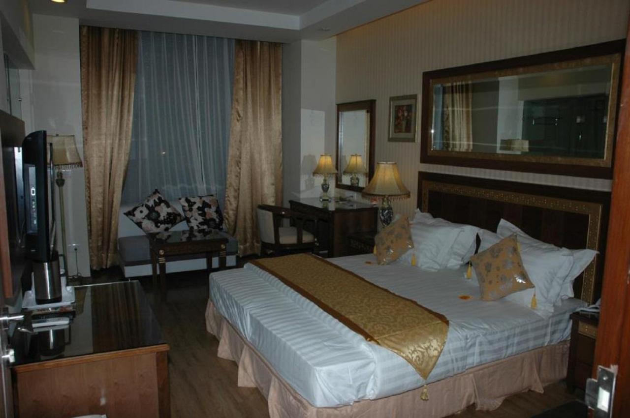 Hotel Picasso Paschim Vihar Delhi - Couple Friendly Local Ids Accepted Екстер'єр фото