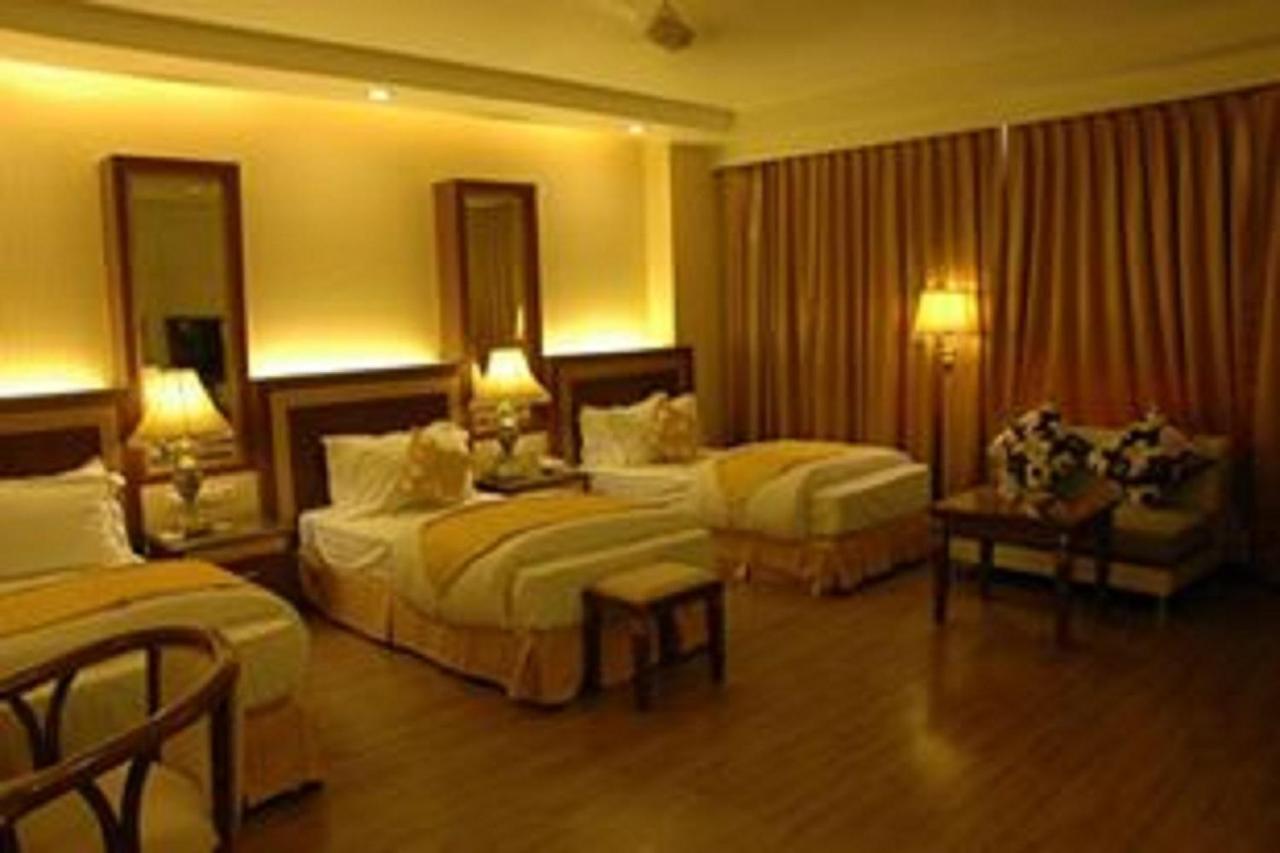 Hotel Picasso Paschim Vihar Delhi - Couple Friendly Local Ids Accepted Екстер'єр фото